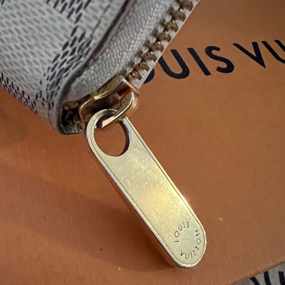 - Louis Vuitton Damien Azur Zippy Wallet - Picture 5 of 9